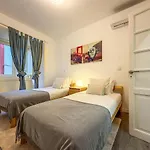 Your In Santa Marta Next To Liberdade *